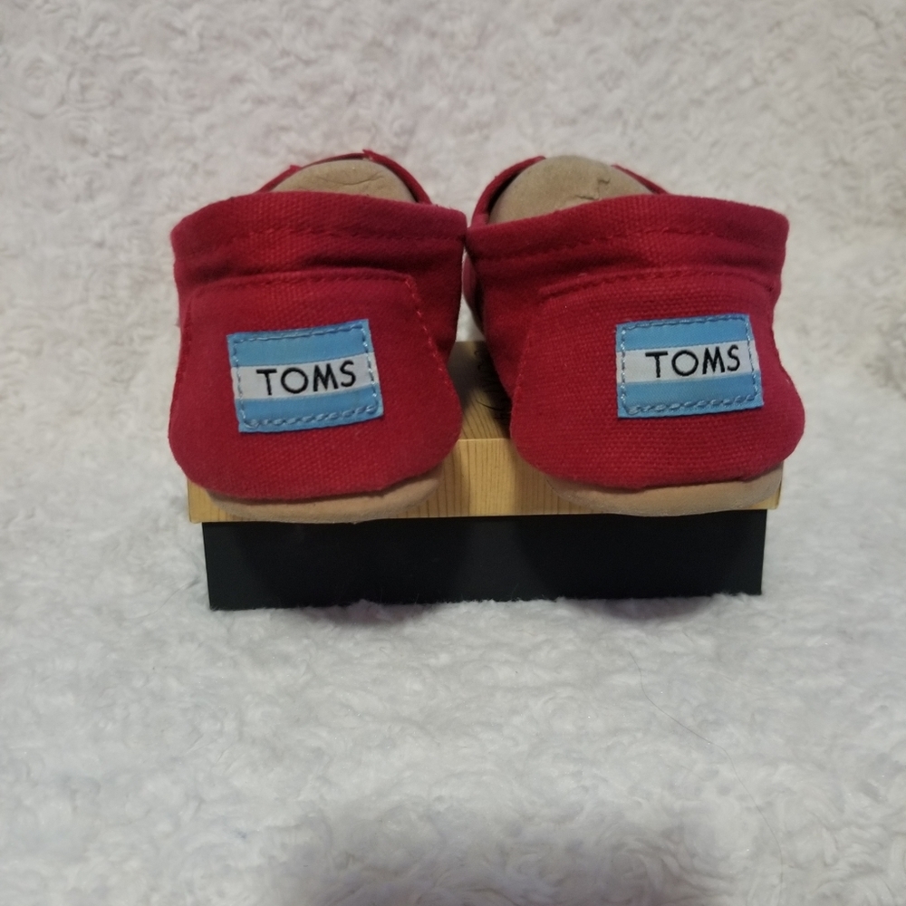 SOLD TOMS Classic Canvas Slip On-Womens - Picture 2 of 4